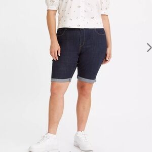 LEVI’S CLASSIC BERMUDA WOMEN'S SHORTS